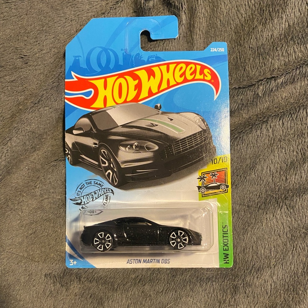 "🥦5/$25🥦" Hot Wheels Aston Martin DBS